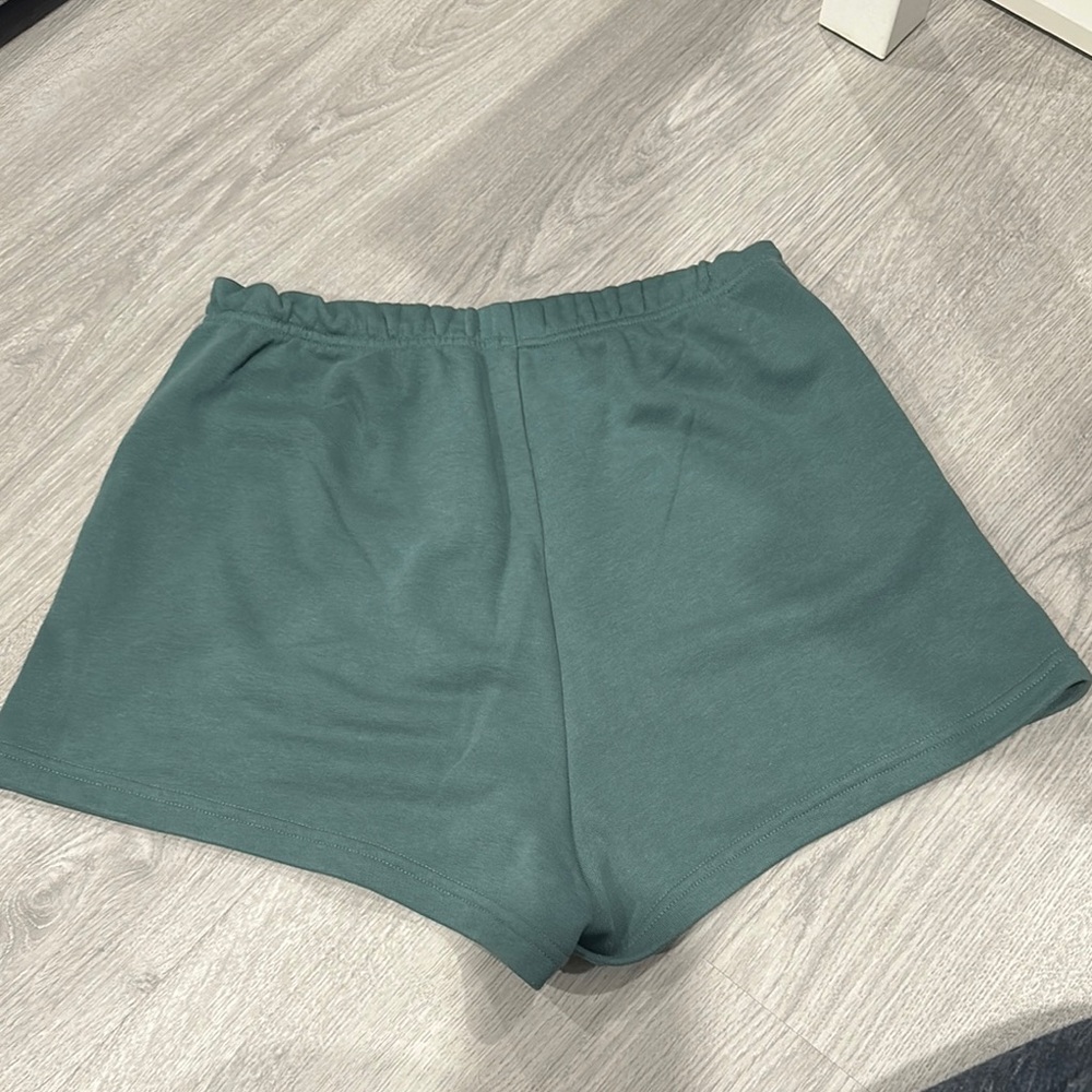 TNA Green Athletic Shorts with Elastic Waistband - Picture 3 of 4